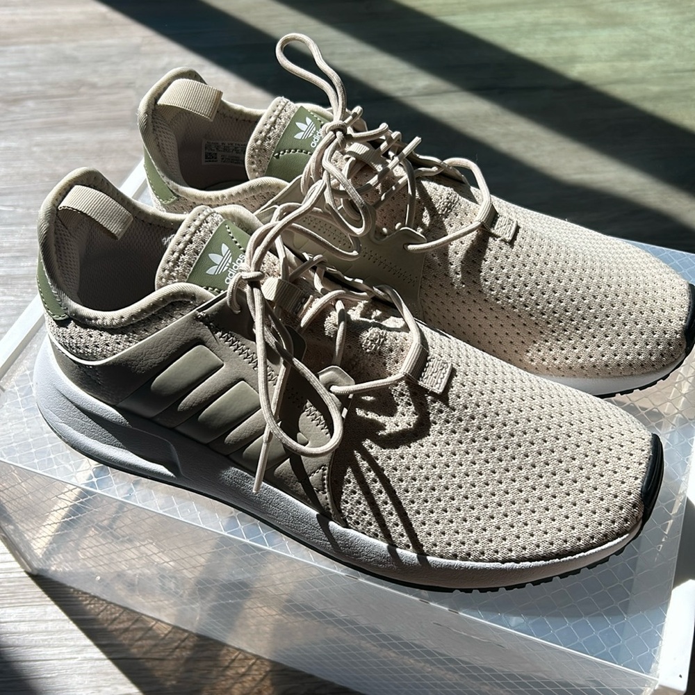 Adidas knit sneaker